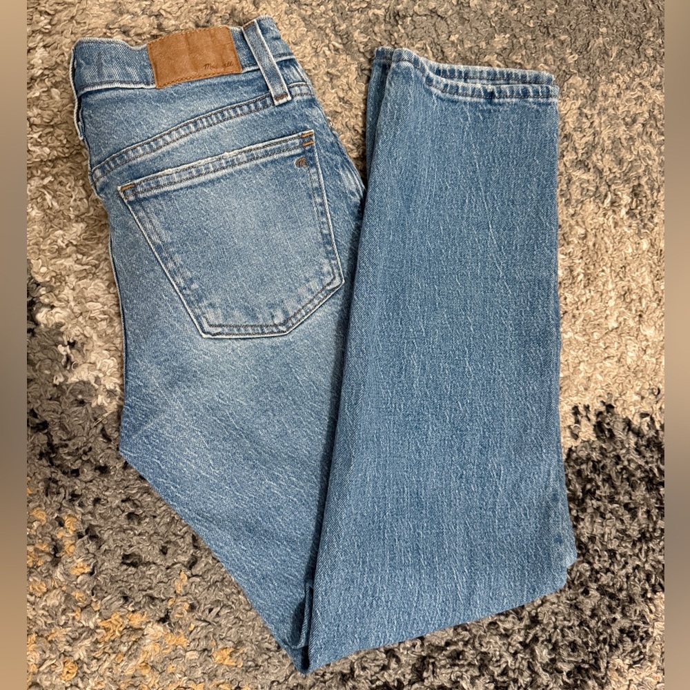 LAST CHANCE Madewell The Mid-Rise Perfect Vintage Straight Jean Size 24